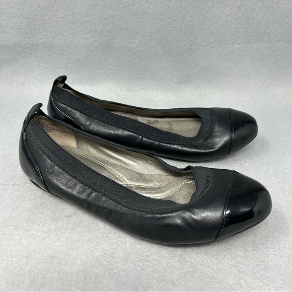 NATURALIZER WOMEN'S CHLOE BLACK LEATHER SHINY CAP TOE FLATS SHOES SIZE 5.5M - Picture 2 of 13